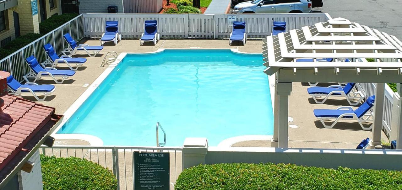 Quality Inn Hampton Buitenkant foto